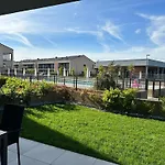 Poolvision Apartment