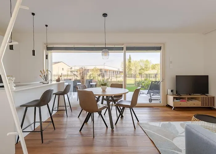 Poolvision Apartment